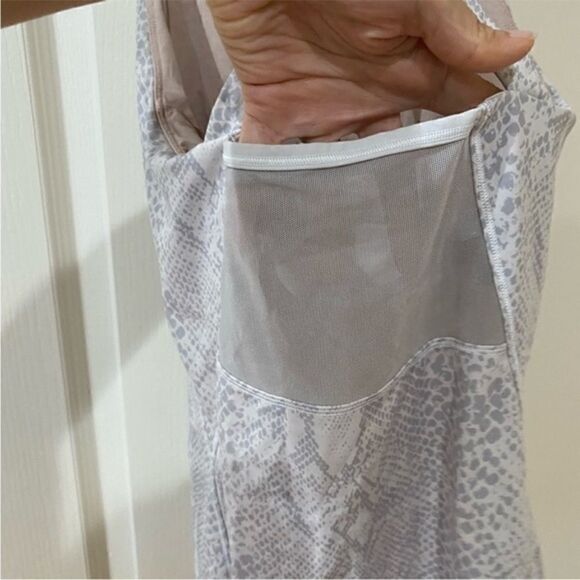 Lululemon tank top - Picture 4 of 5